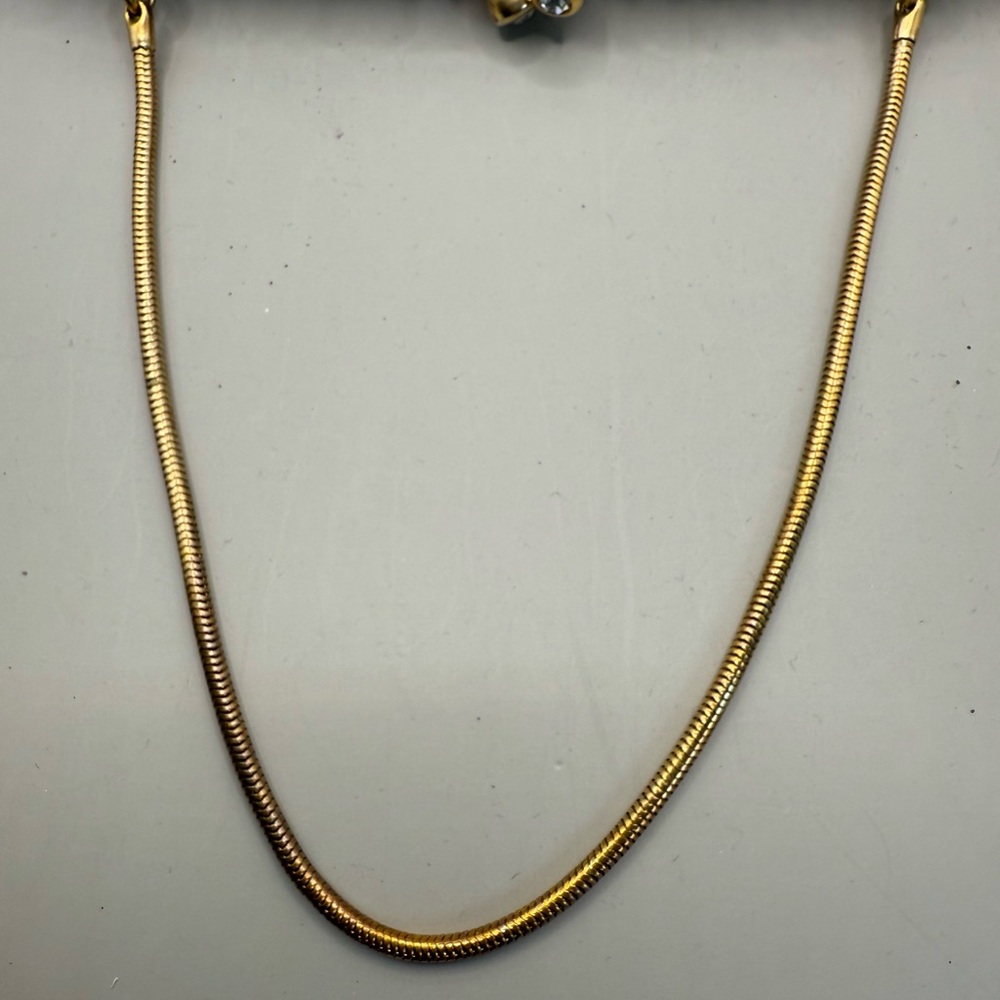 Elegant Beaded/Sequin, Gold Accents, with chain handle - Picture 9 of 14